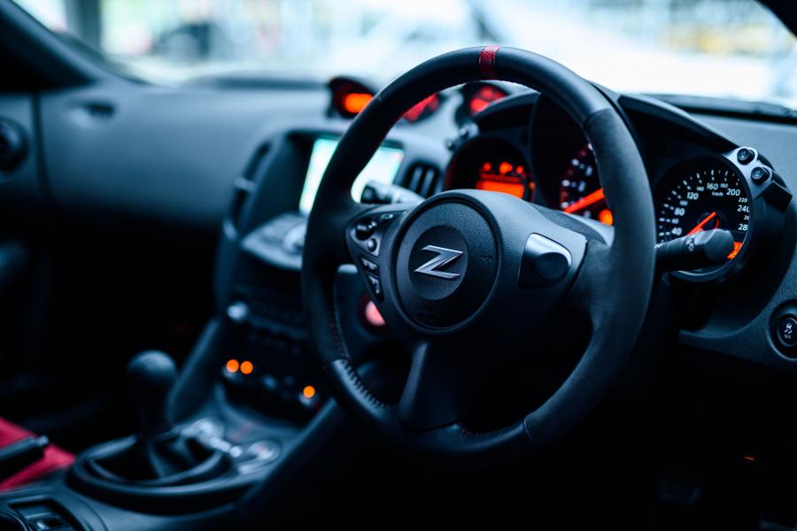 Интерьер Nissan Fairlady Z Nismo (Z34) 2014 года  (JP) (фото 20 из 39)